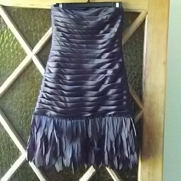 Dress - Picture 1 of 3